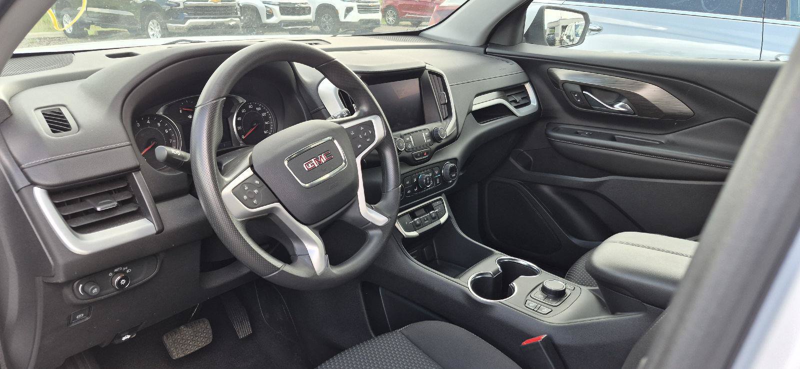 Used 2023 GMC Terrain SLE w/ Driver Convenience Package FWD image 7