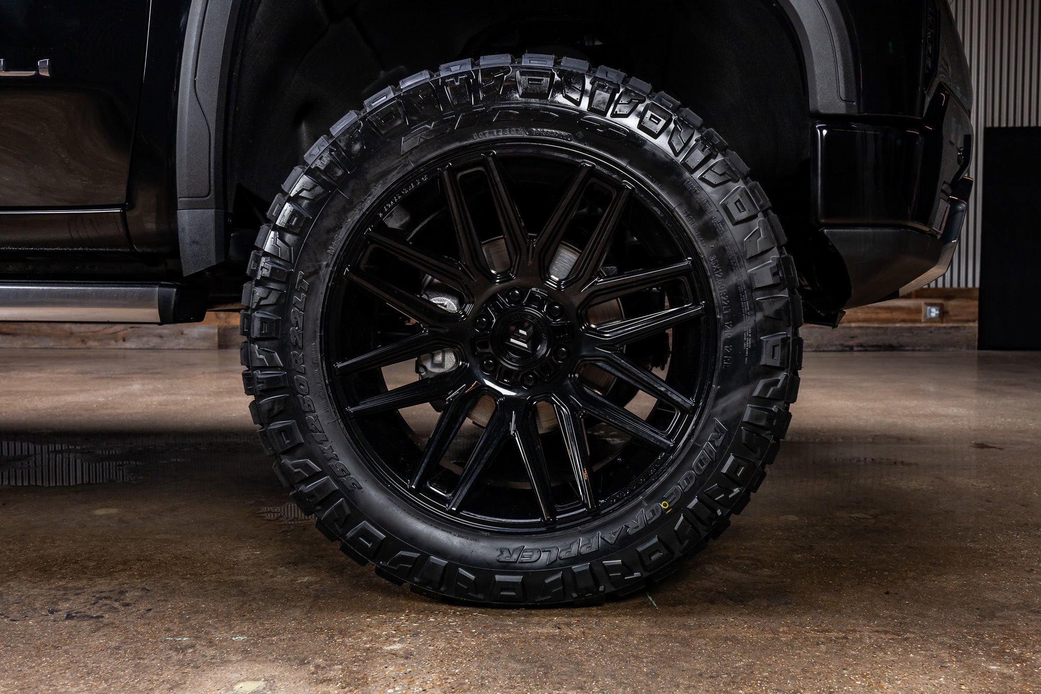 Used 2023 GMC Sierra 1500 Denali Ultimate AWD/4WD image 12