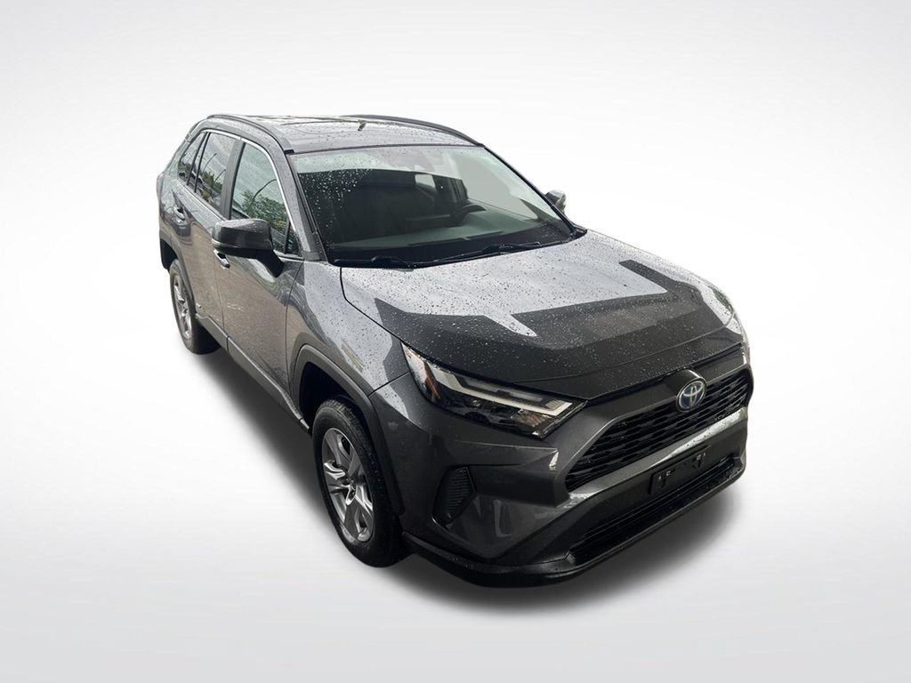 Used 2022 Toyota RAV4 XLE w/ Convenience Package AWD/4WD image 38