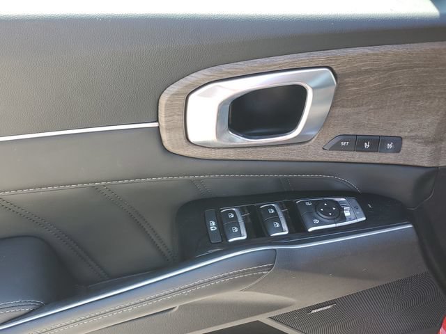 Certified 2023 Kia Sorento SX Prestige AWD/4WD image 19