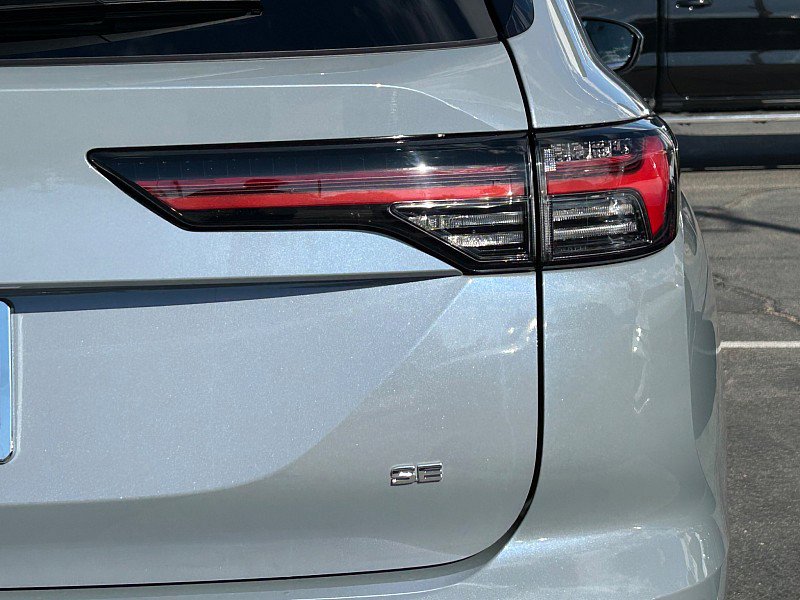 New 2025 Mitsubishi Outlander SE image 13