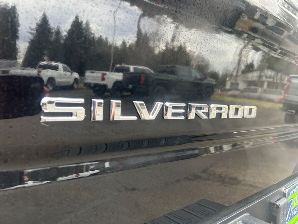 Used 2022 Chevrolet Silverado 1500 High Country w/ Technology Package AWD/4WD image 32