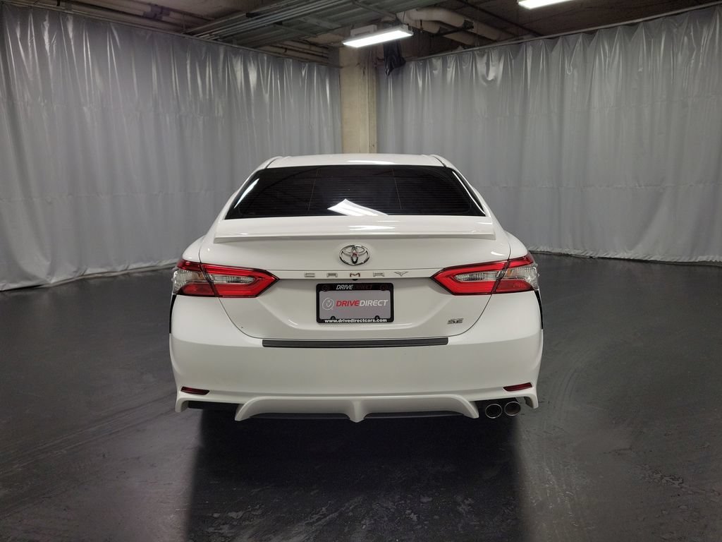 Used 2018 Toyota Camry SE w/ Moonroof Package FWD image 7