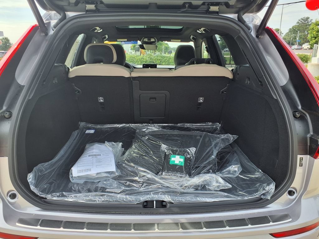 New 2026 Volvo XC60 B5 Plus w/ Protection Package Premier AWD/4WD image 10