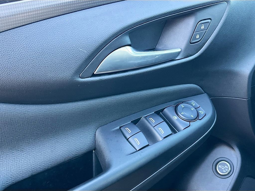 Used 2025 Buick Envista Avenir image 17