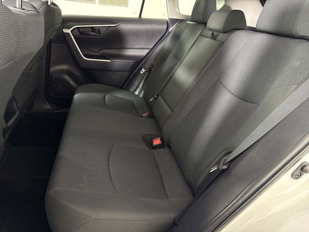 Used 2020 Toyota RAV4 LE FWD image 13