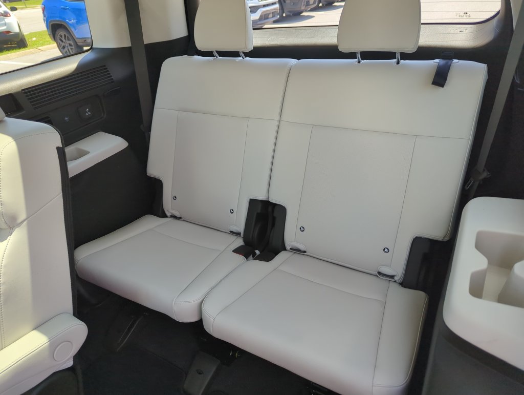 Used 2024 Hyundai Santa Fe Calligraphy FWD image 32