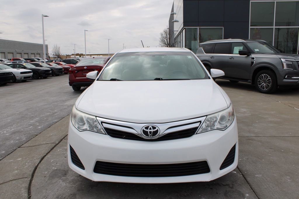 Used 2012 Toyota Camry LE image 2