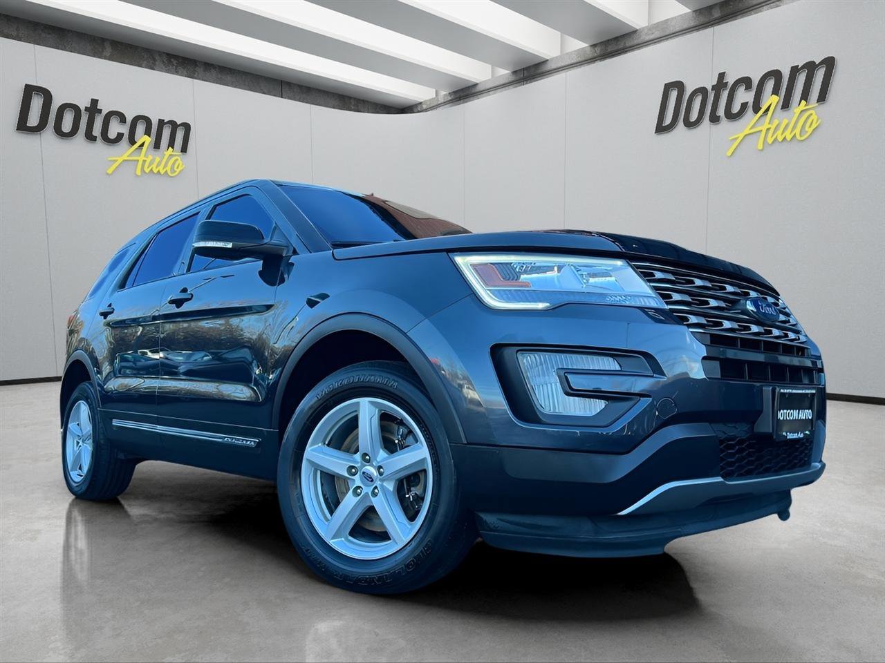 Used 2017 Ford Explorer XLT AWD/4WD image 17