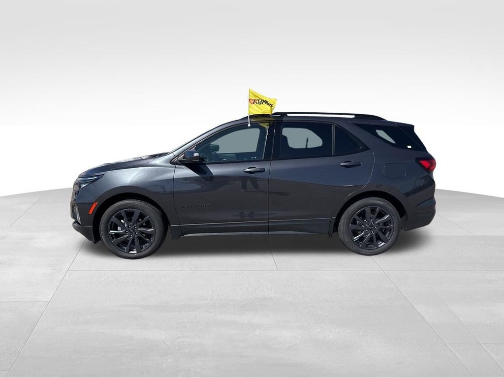 Used 2022 Chevrolet Equinox RS w/ LPO, Floor Liner Package AWD/4WD image 6