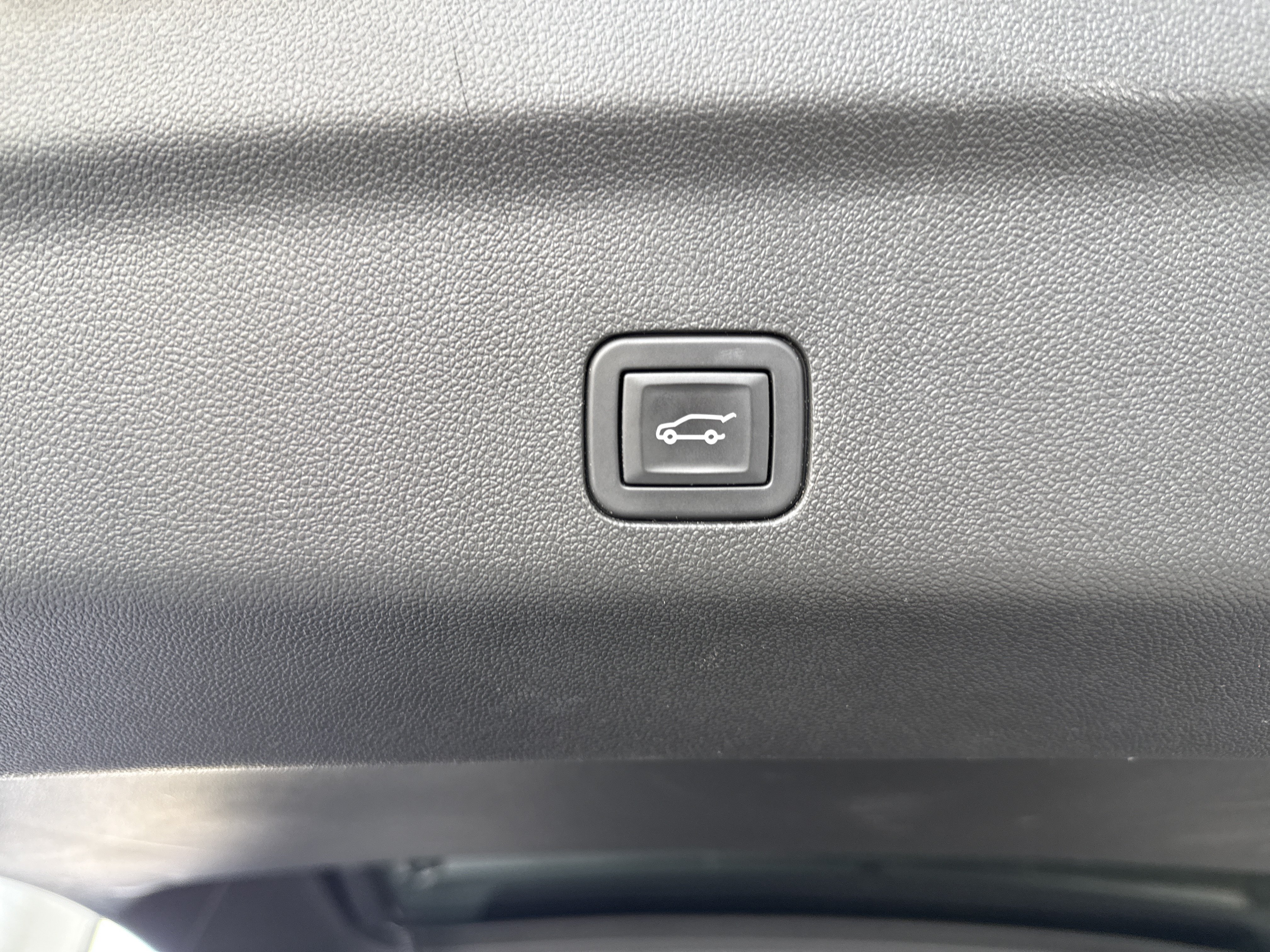 Used 2024 GMC Yukon Denali Ultimate AWD/4WD image 18