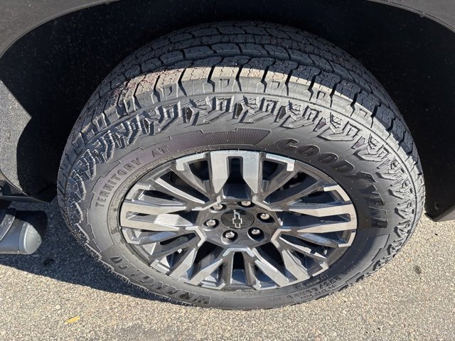 New 2026 Chevrolet Suburban Z71 w/ Z71 Off-Road Package image 9