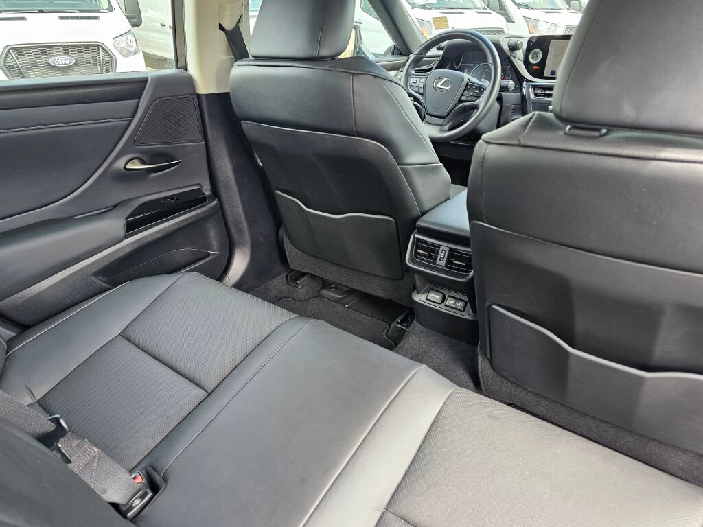 Used 2025 Lexus ES 300h w/ Premium Package FWD image 15