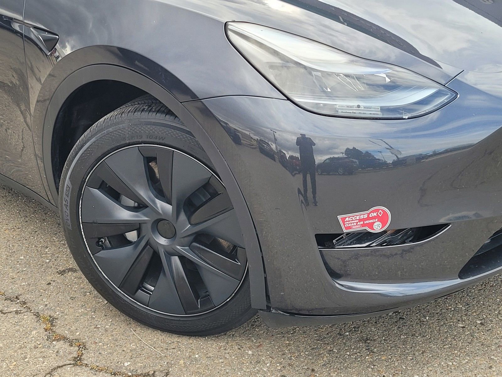 Used 2024 Tesla Model Y Long Range RWD image 9