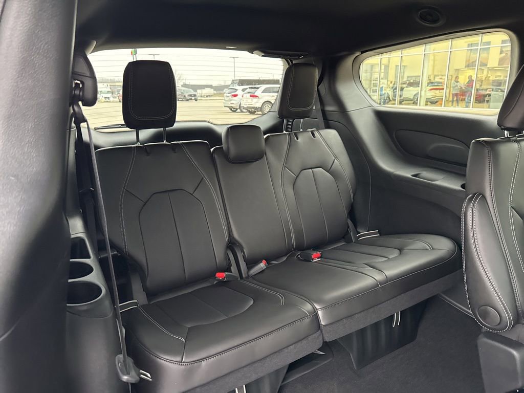 New 2026 Chrysler Pacifica Select image 31
