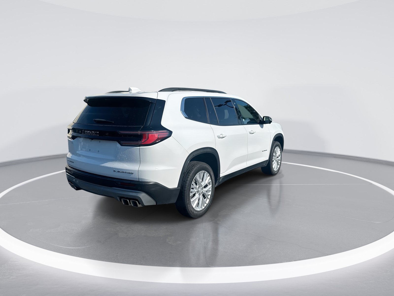 Used 2026 GMC Acadia Elevation w/ Elevation Premium Package FWD image 9