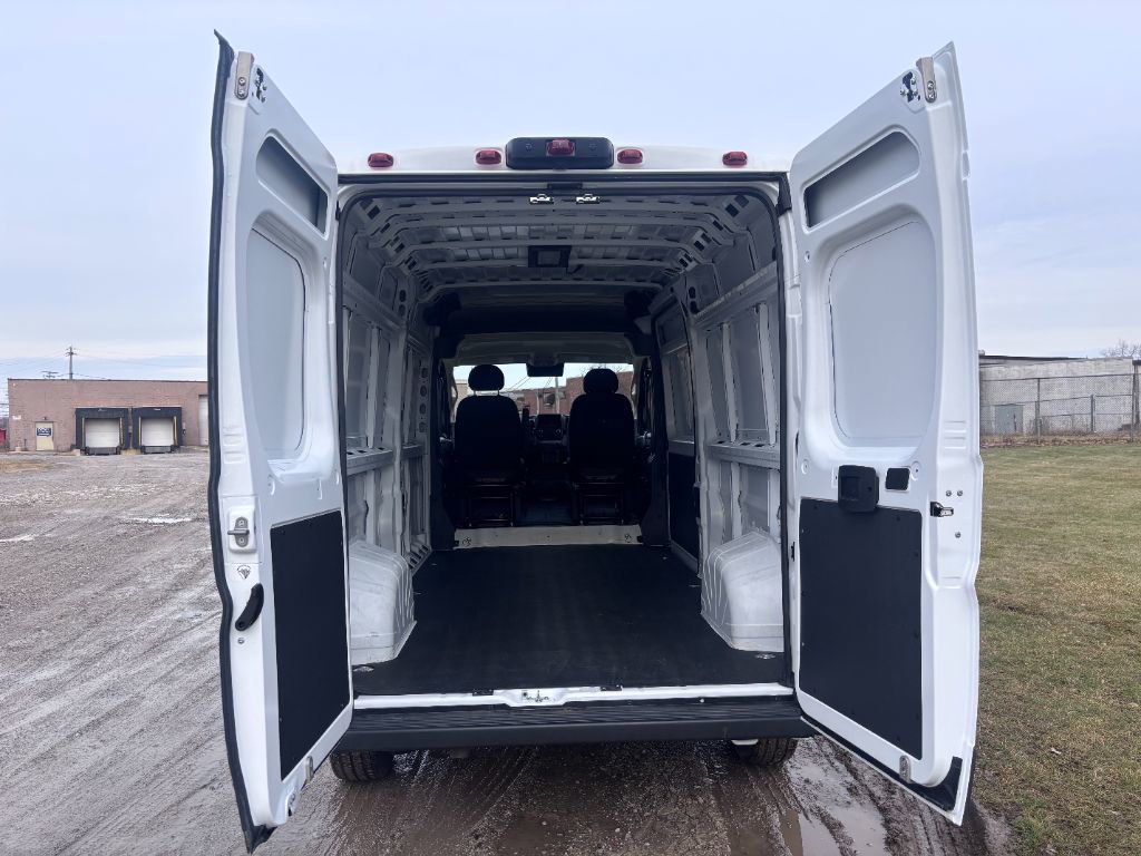 Used 2025 RAM ProMaster 2500 w/ Convenience Group image 6