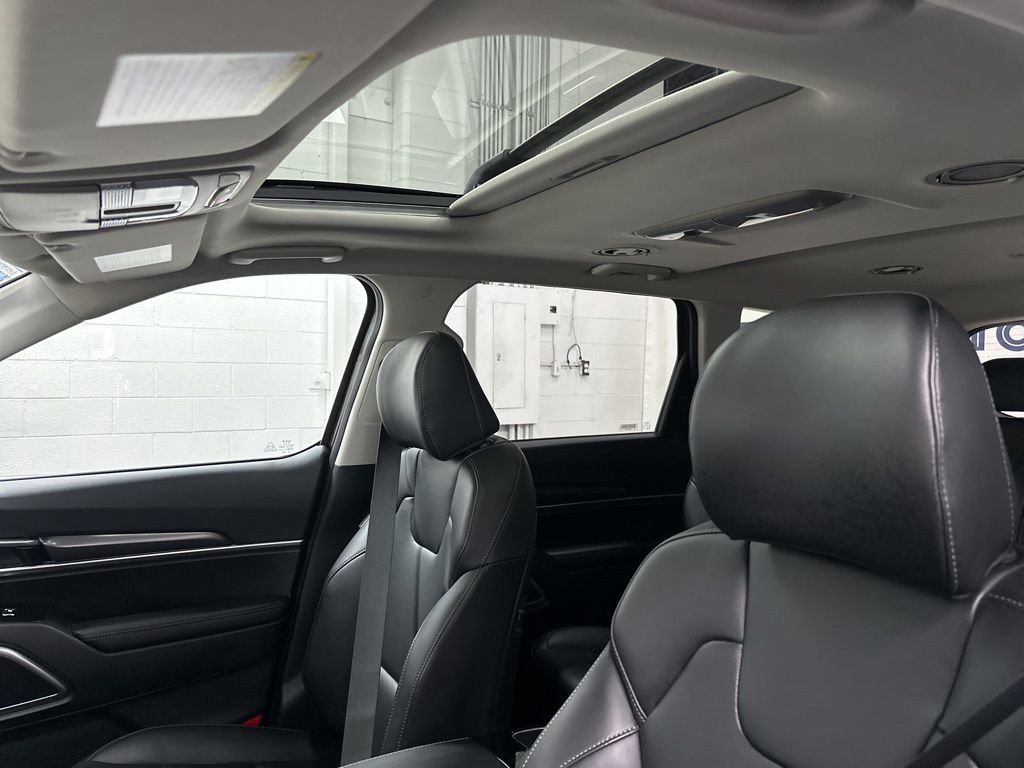 Used 2025 Kia Telluride S image 35