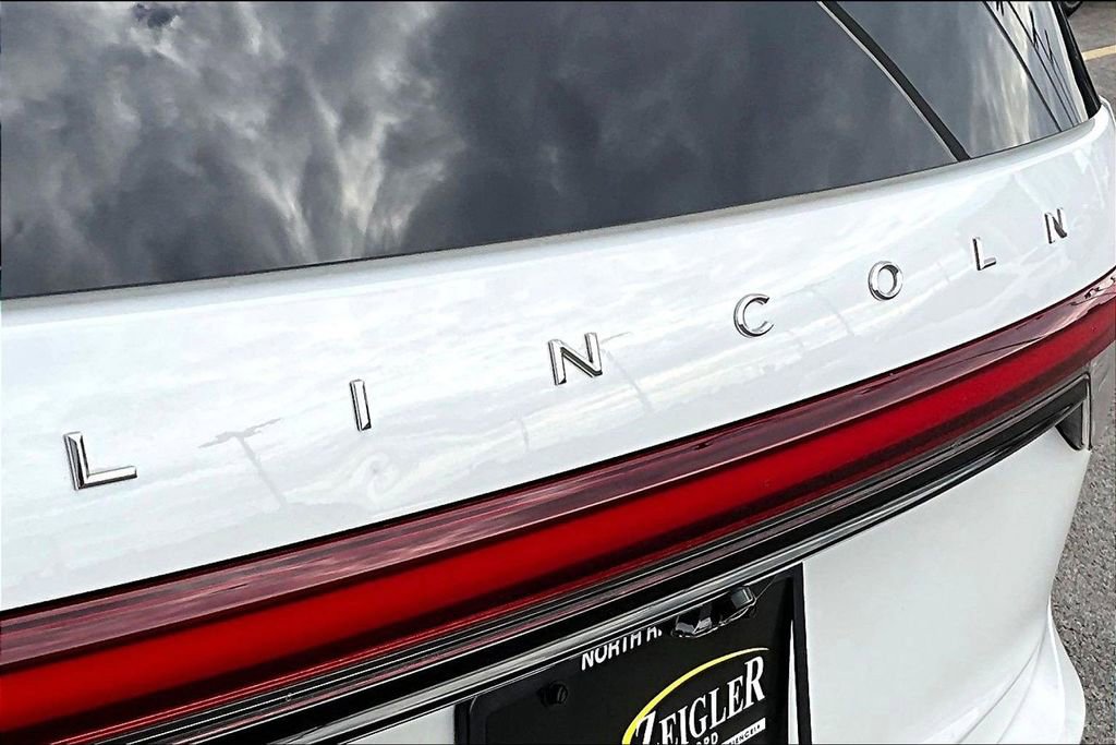 Used 2025 Lincoln Aviator Reserve w/ Jet Appearance Package image 32