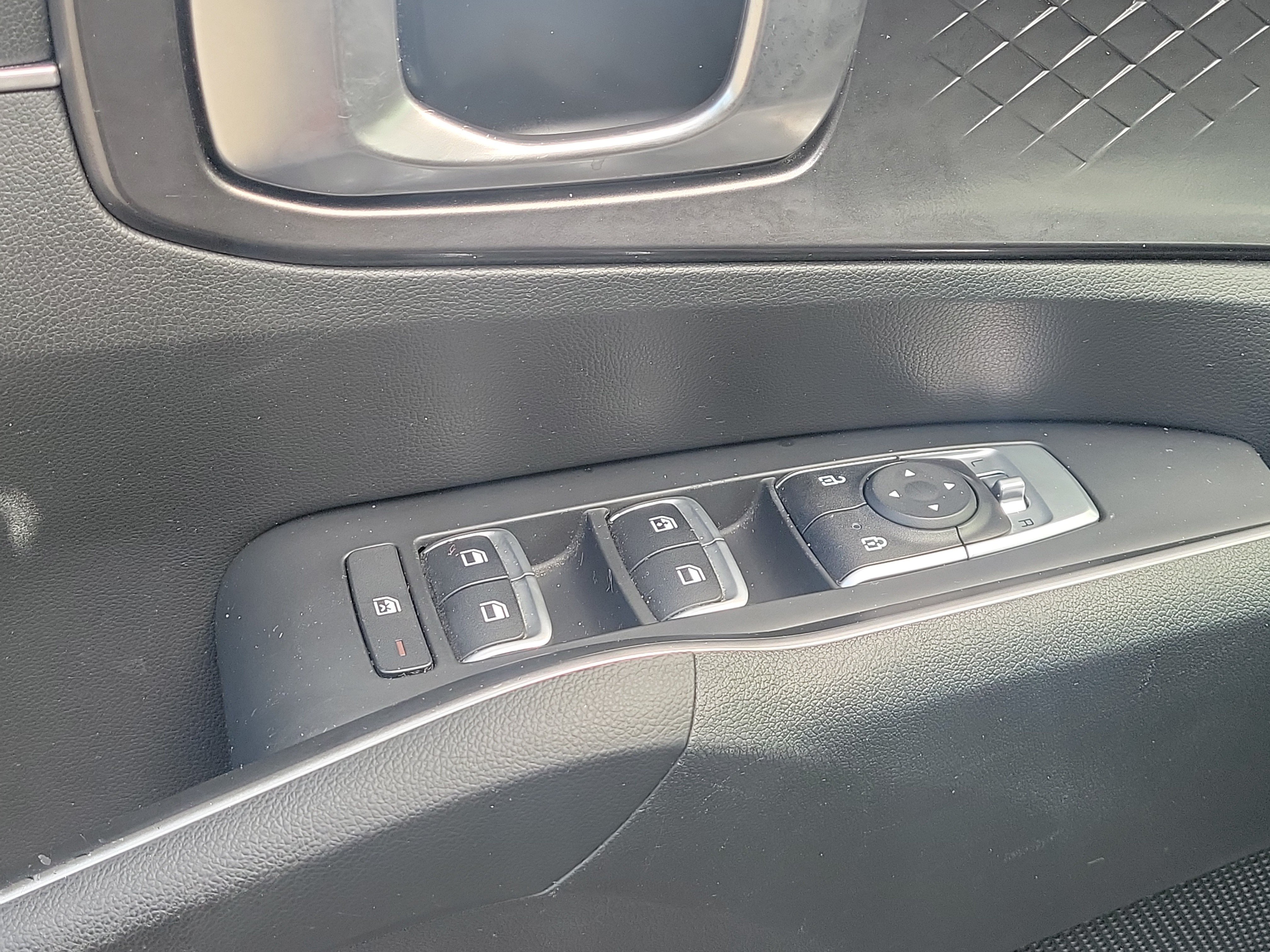 Used 2021 Kia Sorento LX FWD image 17
