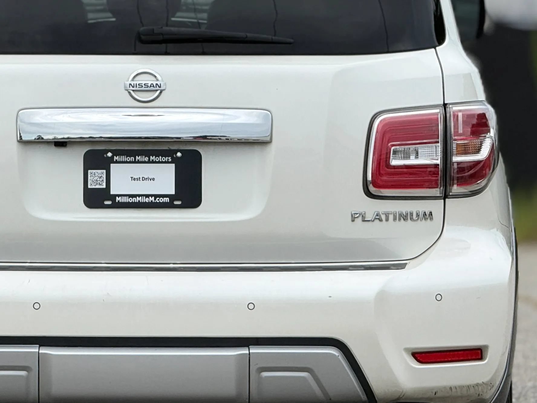 Used 2017 Nissan Armada Platinum RWD image 14