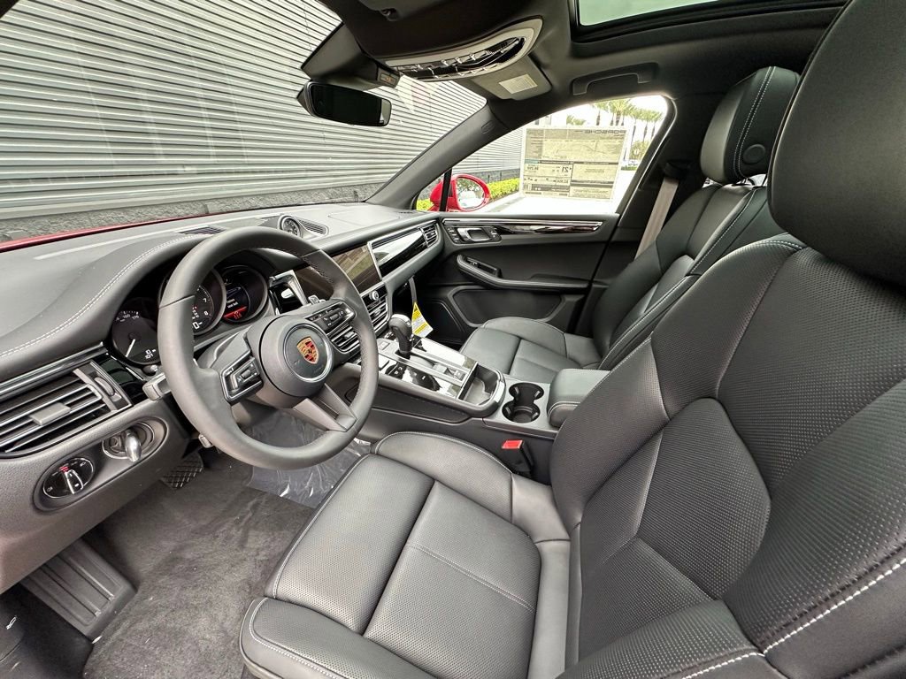 Used 2026 Porsche Macan Turbo AWD/4WD image 4