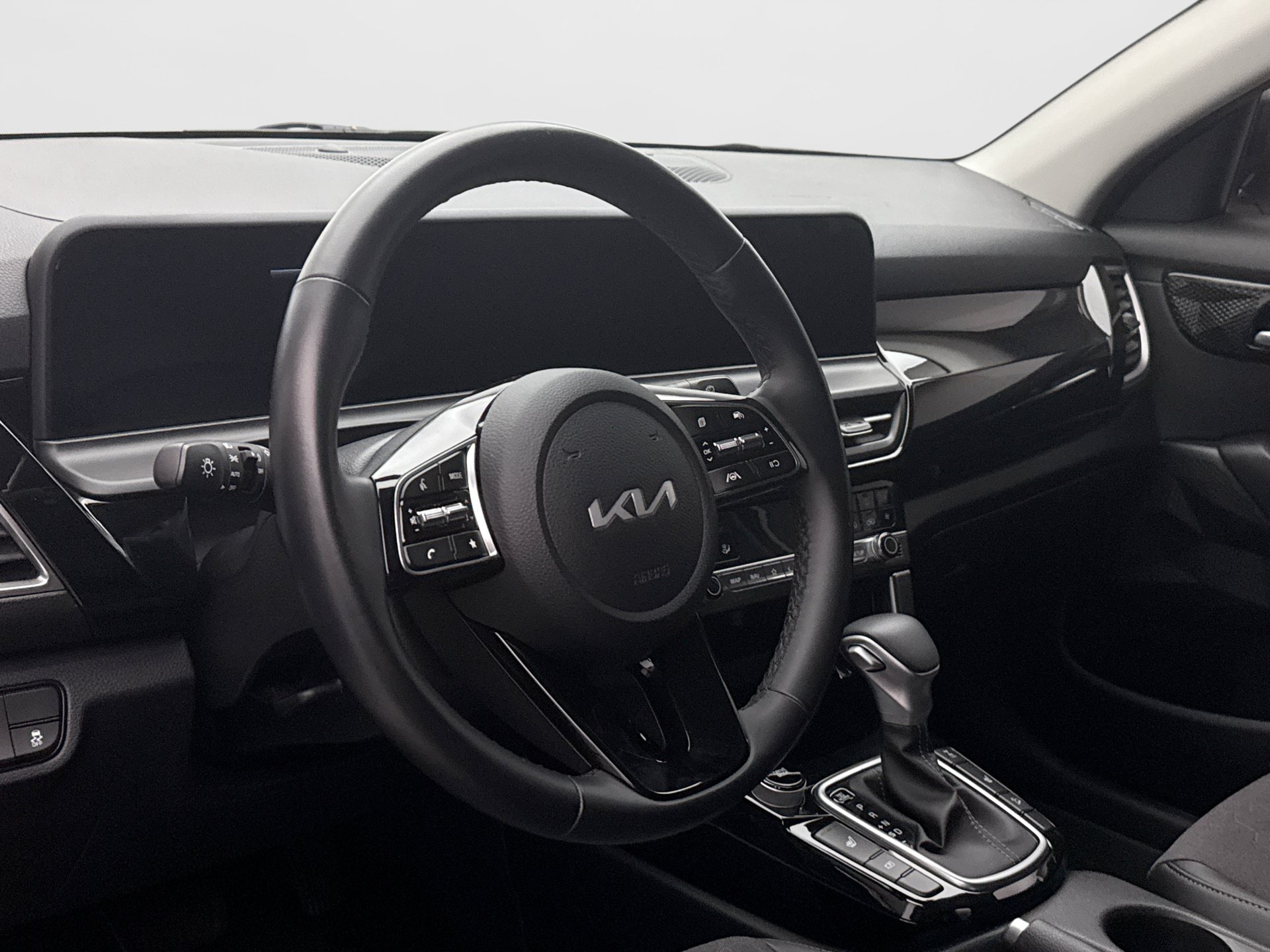 Used 2025 Kia Seltos S AWD/4WD image 7