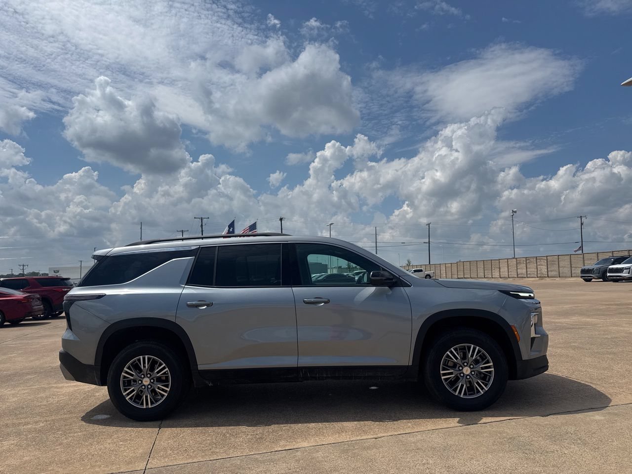 Used 2026 Chevrolet Traverse LT w/ Driver Confidence Package FWD image 27