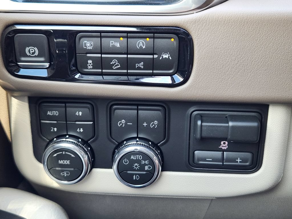 New 2026 GMC Yukon XL Denali w/ Denali Reserve Package AWD/4WD image 19