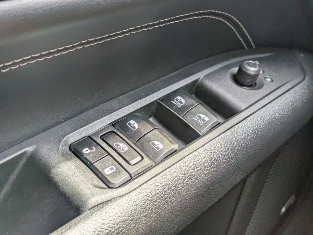 Used 2022 Jeep Compass High Altitude AWD/4WD image 26