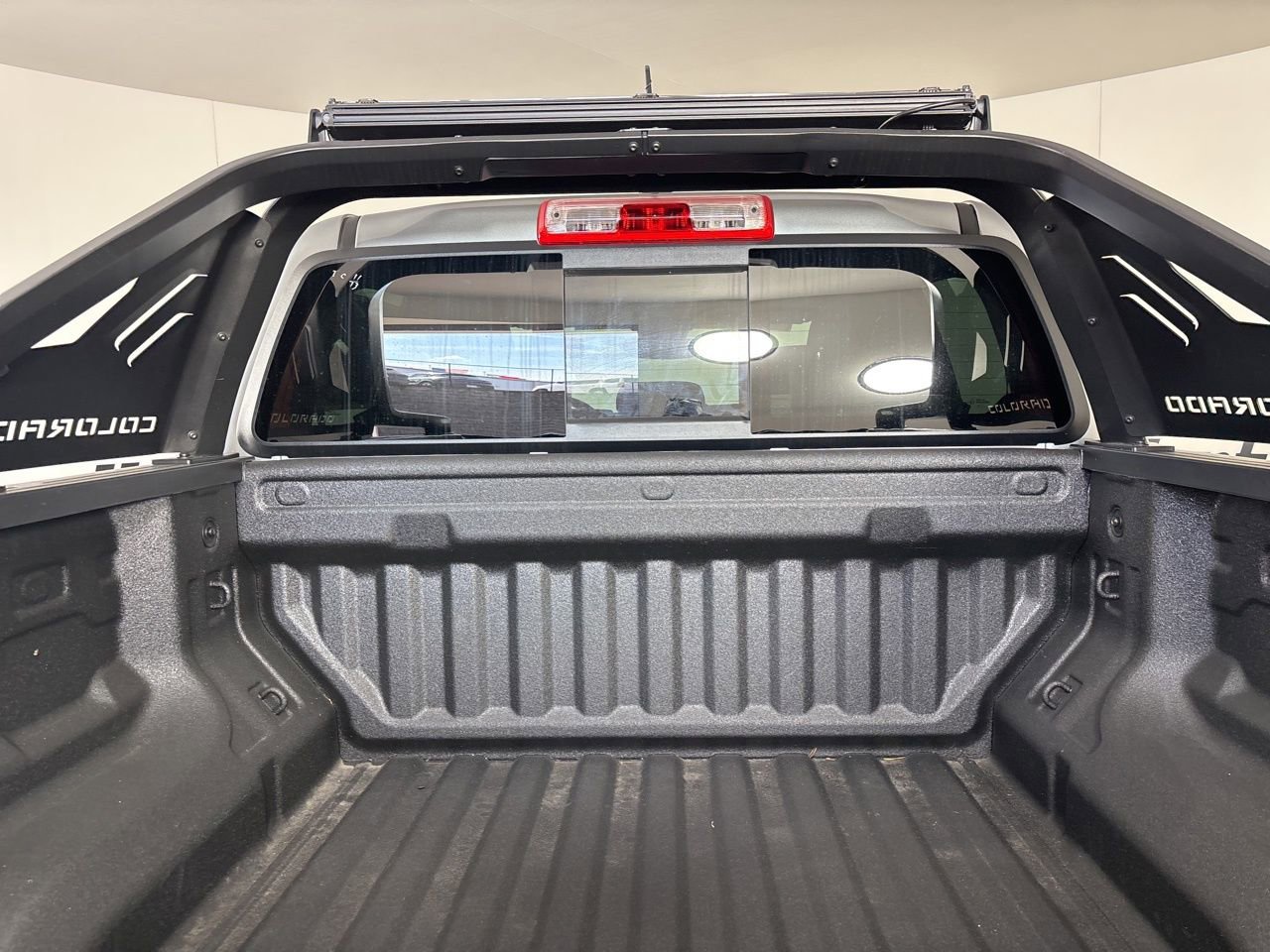Used 2025 Chevrolet Colorado Z71 w/ Midnight Edition image 19