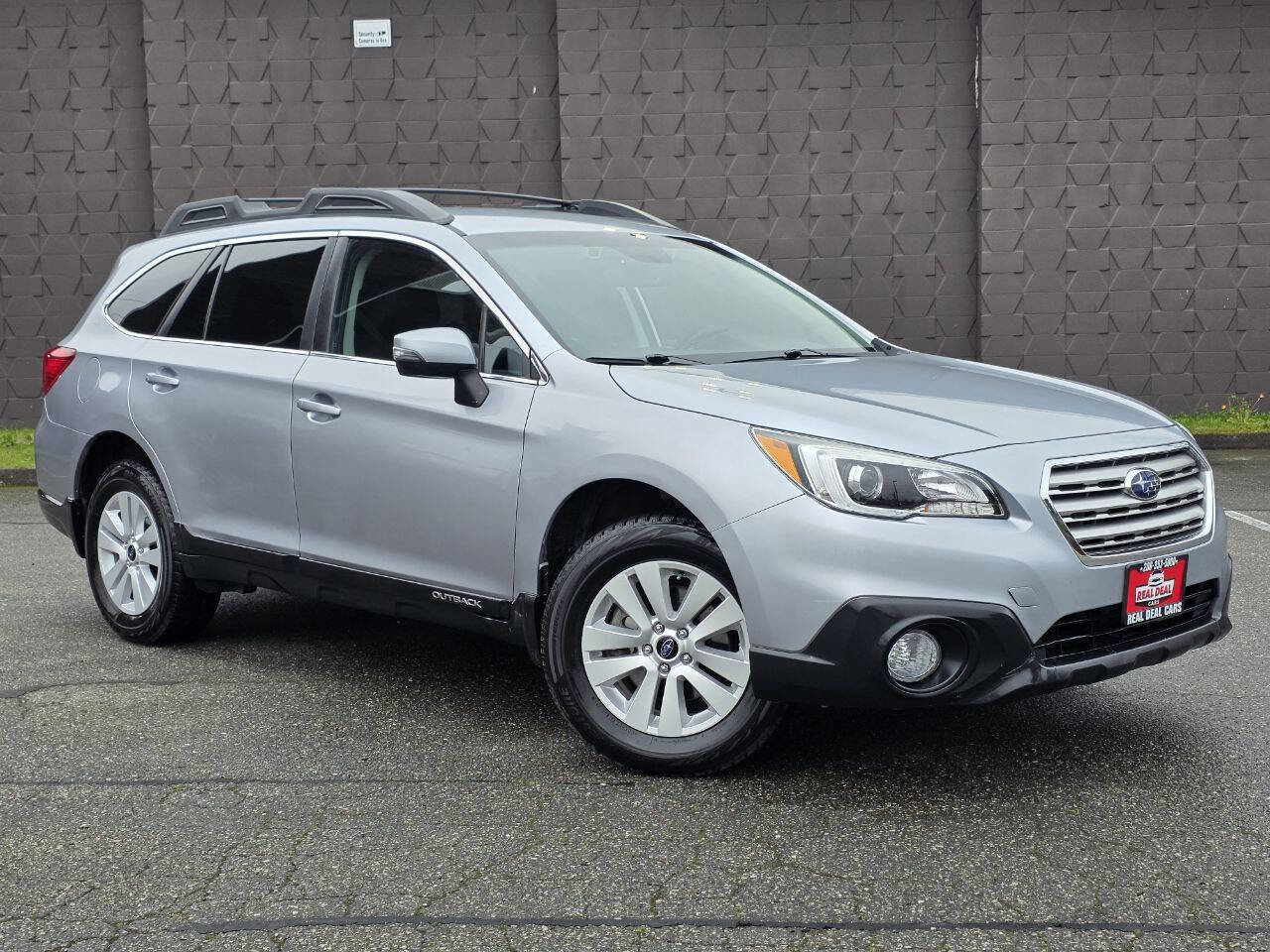 Used 2016 Subaru Outback 2.5i Premium image 3
