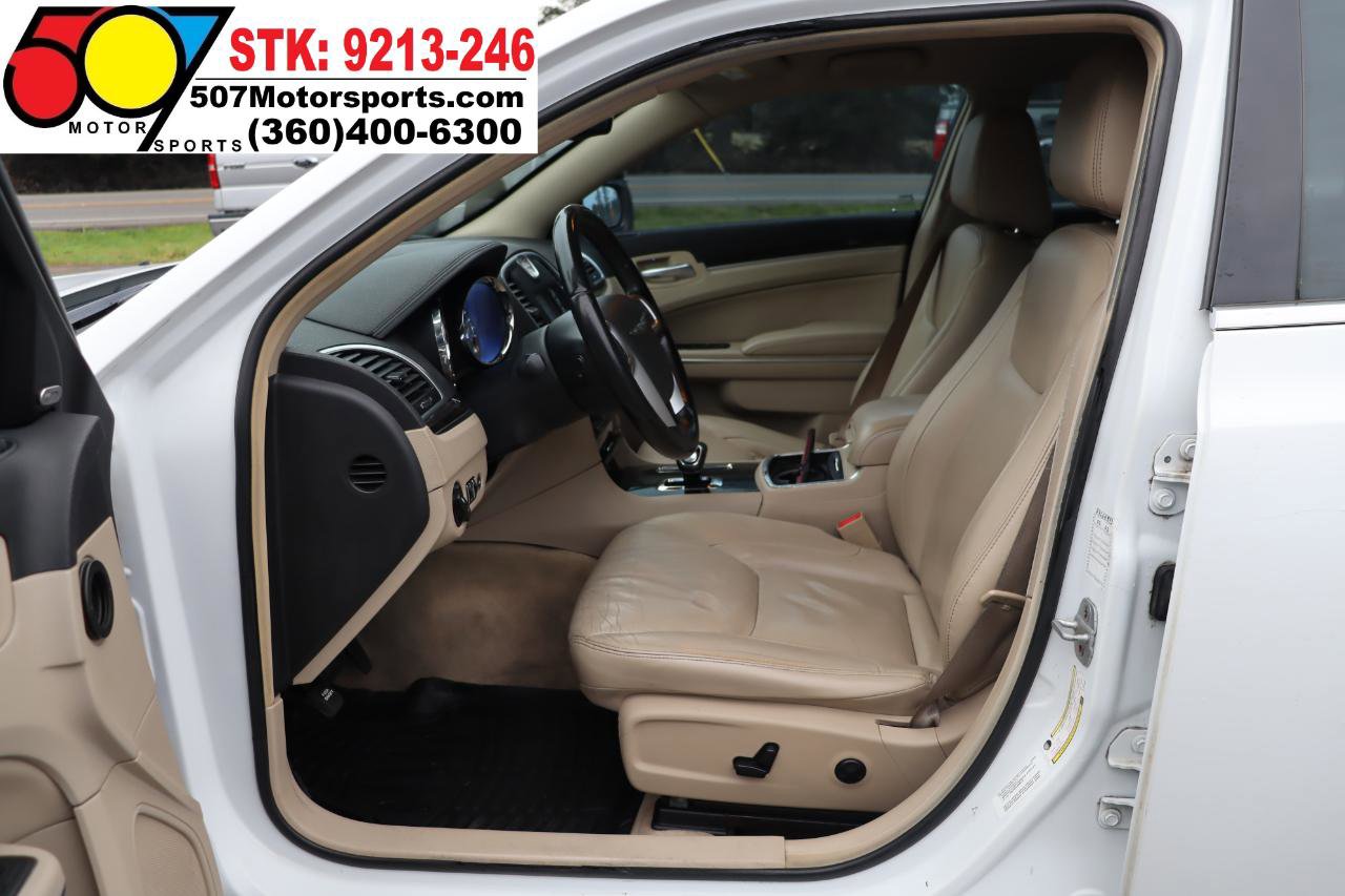 Used 2012 Chrysler 300 Limited RWD image 13