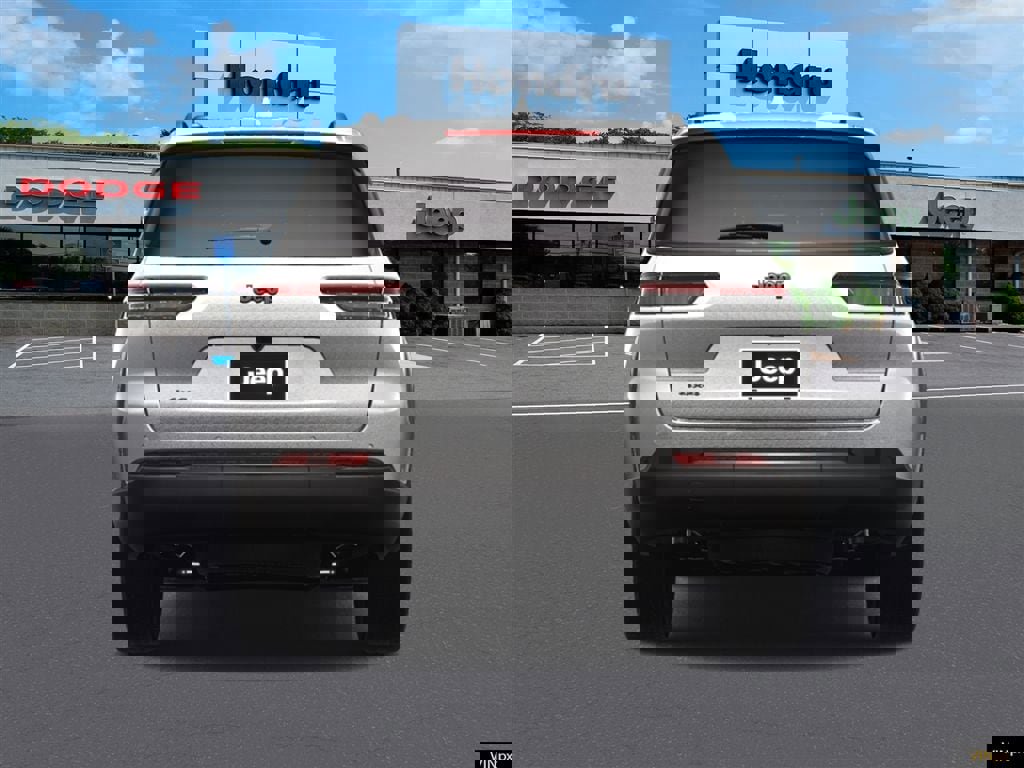 New 2025 Jeep Grand Cherokee L Altitude image 5