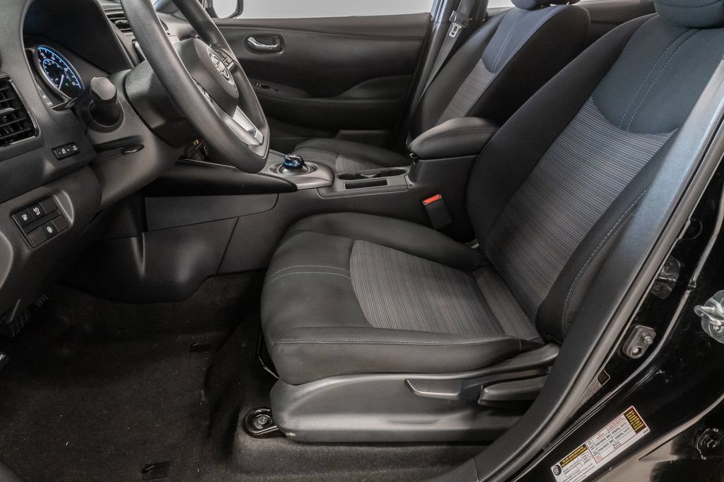 Used 2025 Nissan Leaf S FWD image 10