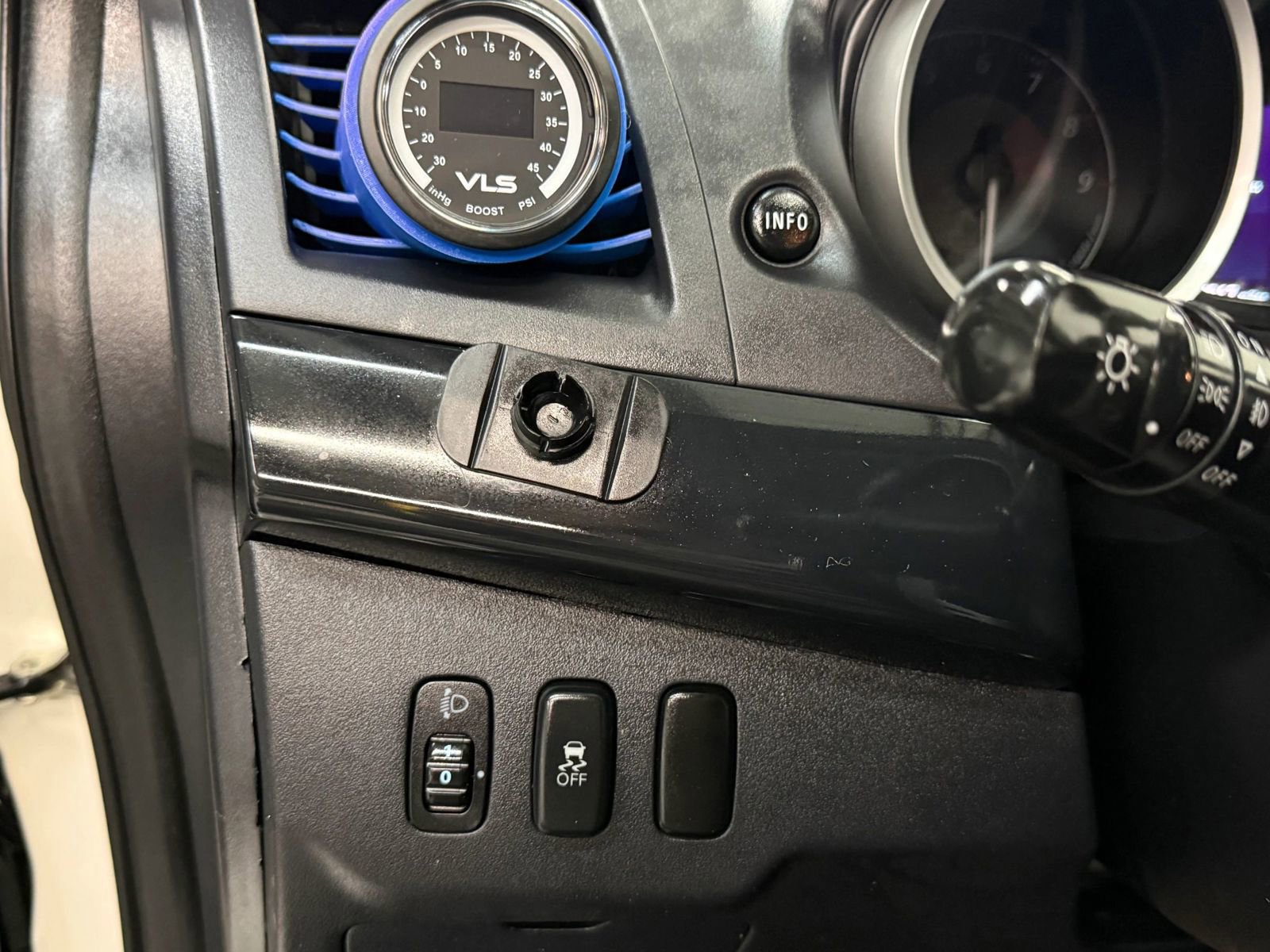 Used 2014 Mitsubishi Lancer Evolution MR image 25