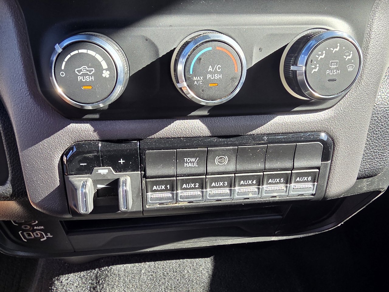 Used 2024 RAM 3500 Big Horn image 20