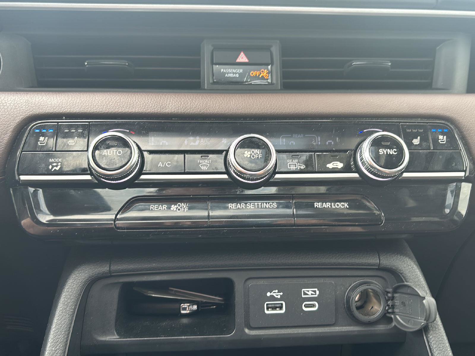 Used 2025 Honda Pilot Elite image 17