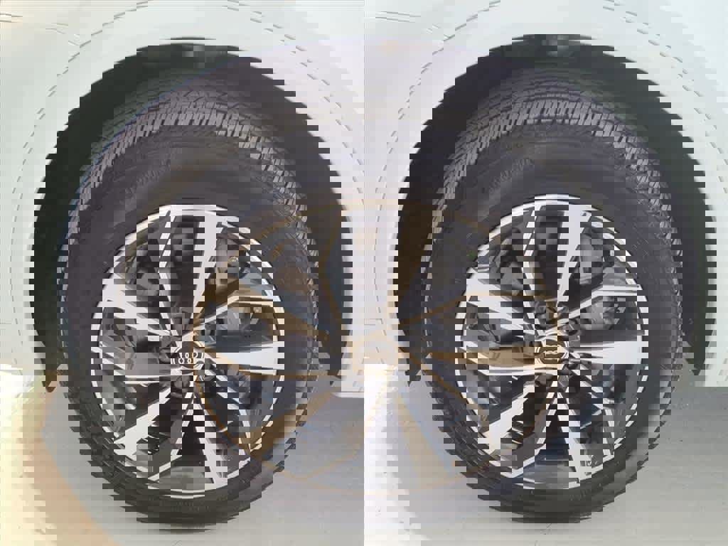 Used 2023 Audi Q5 2.0T Premium w/ Convenience Package image 8