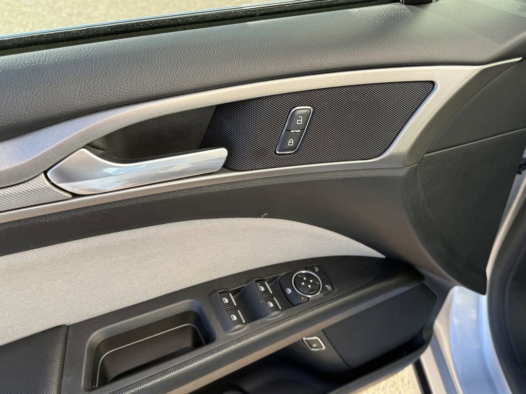 Used 2018 Ford Fusion S image 10