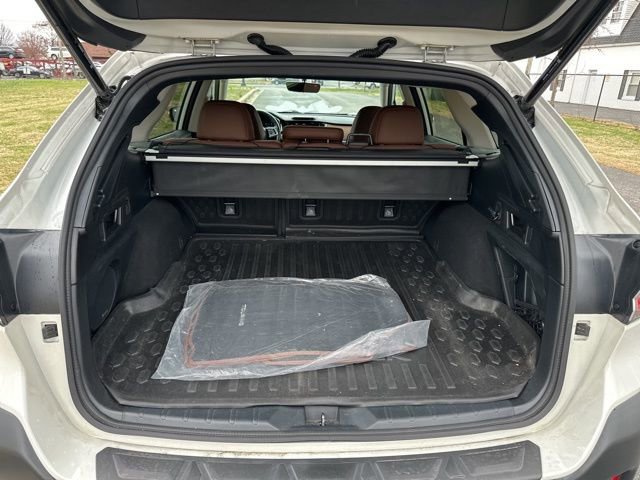 Used 2022 Subaru Outback Touring image 19