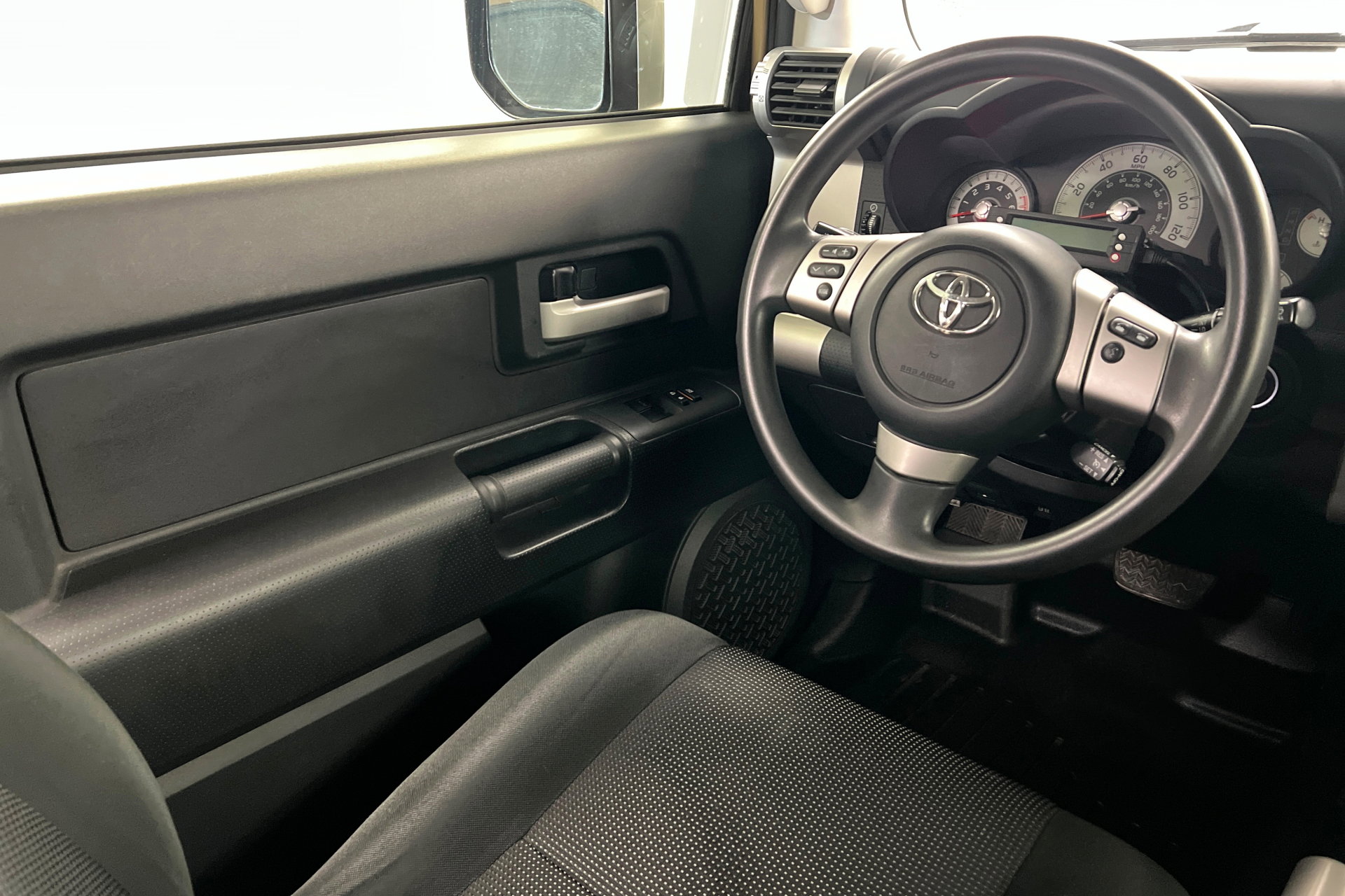 Used 2012 Toyota FJ Cruiser 4WD w/ TRD Sport Pkg image 12