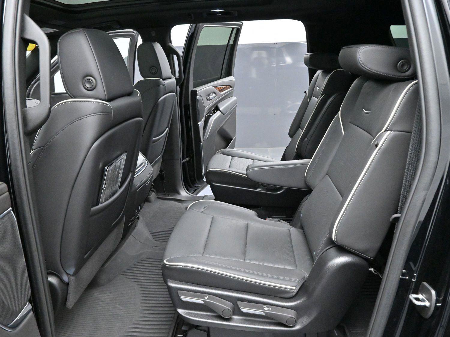 Certified 2024 Cadillac Escalade ESV Premium Luxury image 31