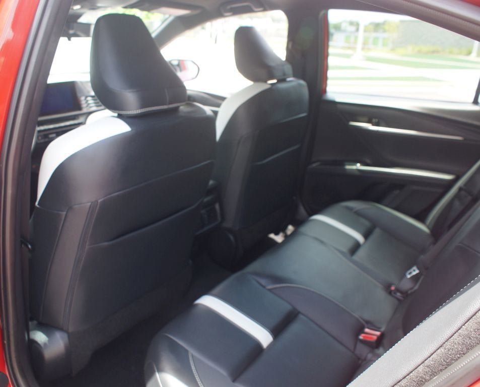 Used 2025 Toyota Camry SE FWD image 14