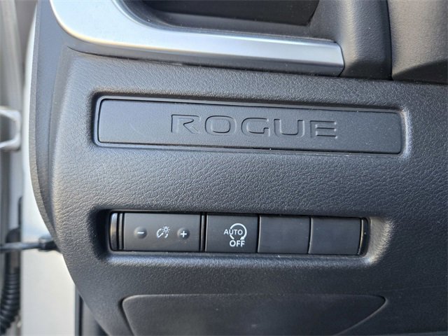 Used 2024 Nissan Rogue S image 23