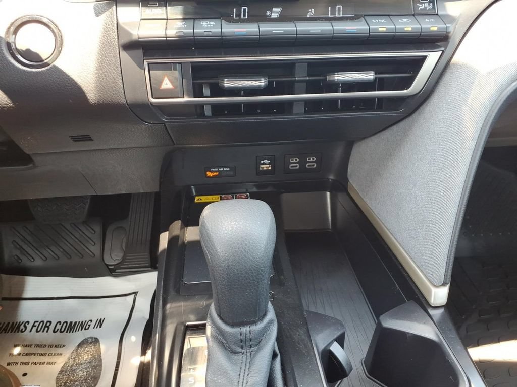 Used 2025 Toyota Camry LE FWD image 23