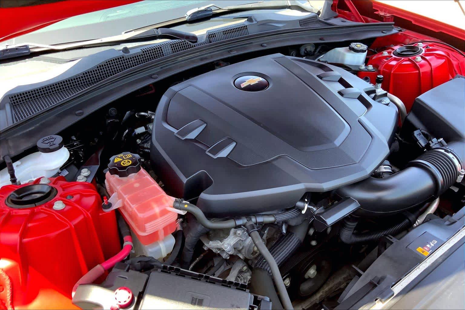 Used 2020 Chevrolet Camaro LT RWD image 29