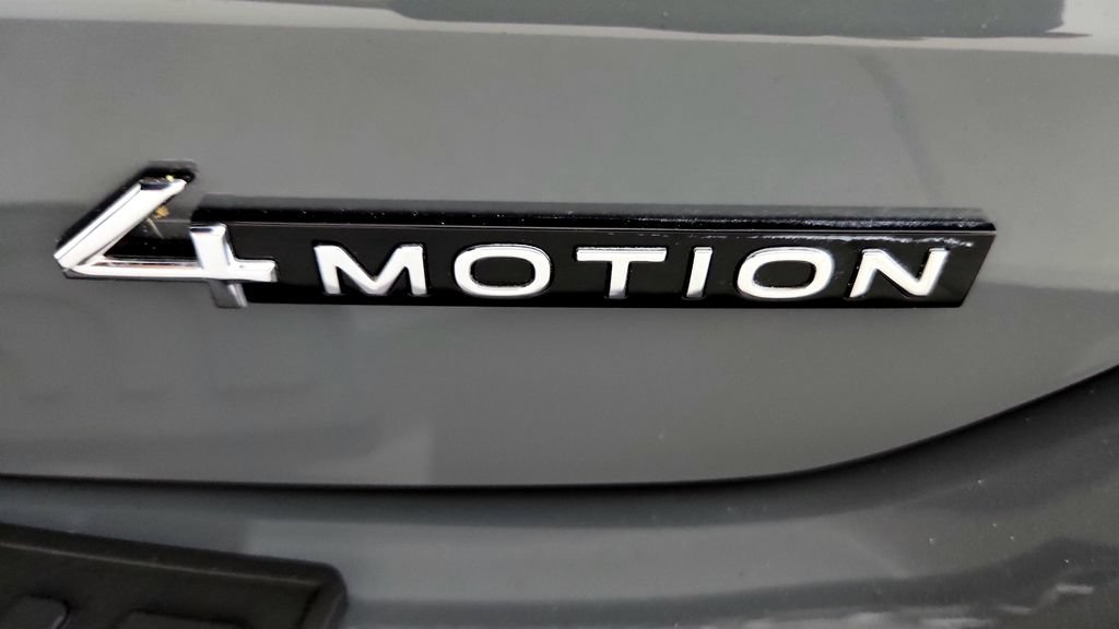 Used 2022 Volkswagen Taos SEL w/ Panoramic Sunroof Package AWD/4WD image 14