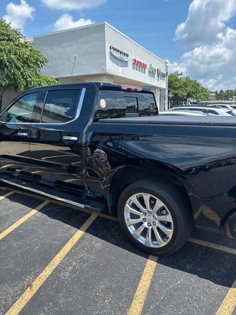 Used 2020 Chevrolet Silverado 1500 High Country w/ Technology Package AWD/4WD image 14
