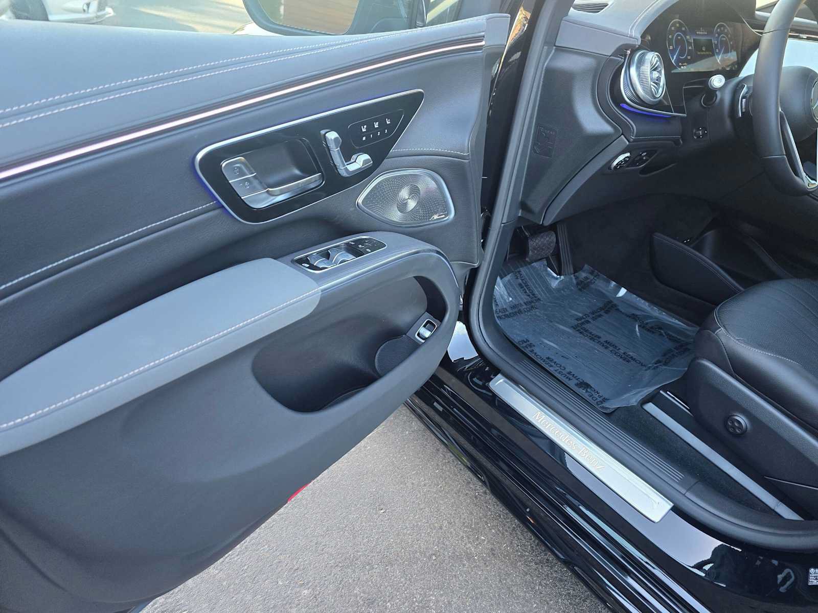 New 2027 Mercedes-Benz EQS 400 4MATIC SUV image 24